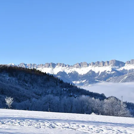 Au Clair Matin A La Mure *
